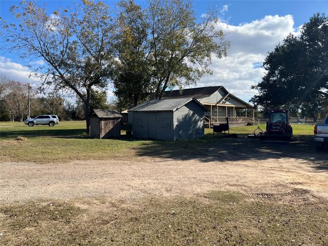 6817 Fm 1952 Road, Wallis, TX 77485