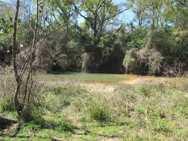 6817 Fm 1952 Road, Wallis, TX 77485