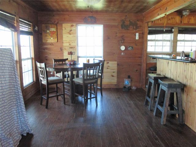 6817 Fm 1952 Road, Wallis, TX 77485