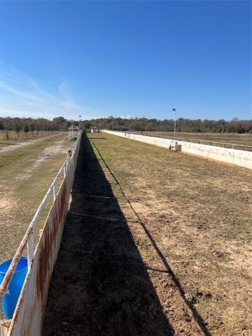 6817 Fm 1952 Road, Wallis, TX 77485