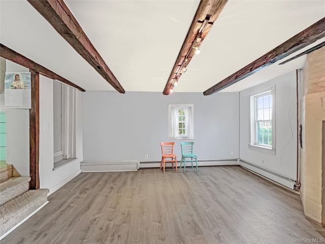 118 Shelter Rock Road, Roslyn, NY 11576