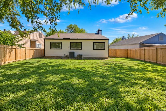 4005 COLONIAL SUN DR, San Antonio, TX 78244