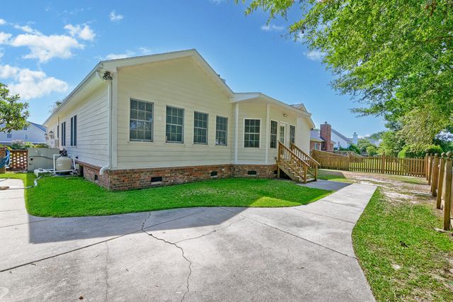 1211 Eagle Landing Boulevard, Hanahan, SC 29410