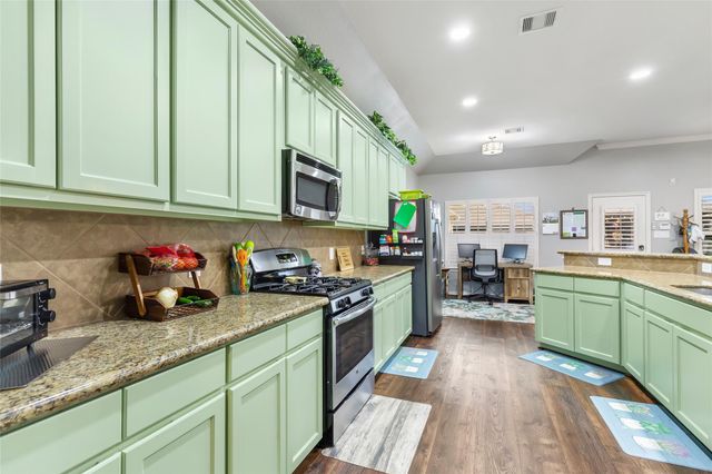 509 Ripkowski Drive, Dayton, TX 77535