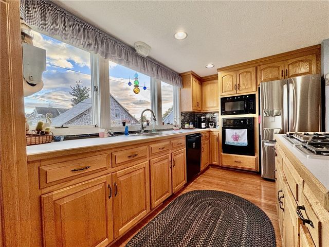 71 Wolcott Avenue, Stonington, CT 06378