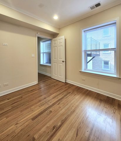 2856 W ROSEMONT Avenue 2, Chicago, IL 60659