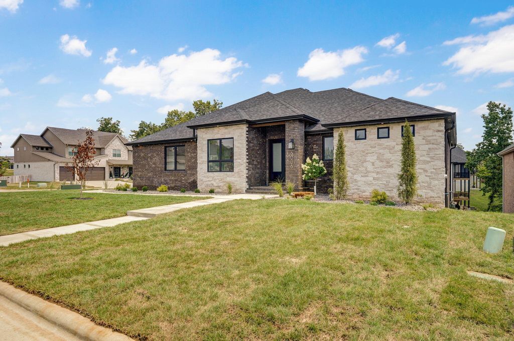 6006 S Maryland Avenue, Springfield, MO 65810