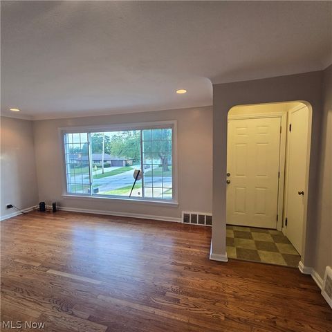 5785 Andover Boulevard, Garfield Heights, OH 44125