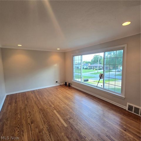 5785 Andover Boulevard, Garfield Heights, OH 44125