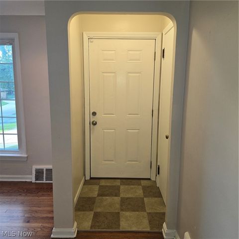 5785 Andover Boulevard, Garfield Heights, OH 44125