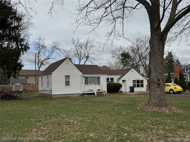 6376 Lanman Drive, Waterford, MI 48329