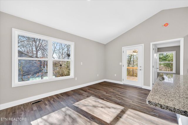 1139 Cook Rd, Crossville, TN 38555