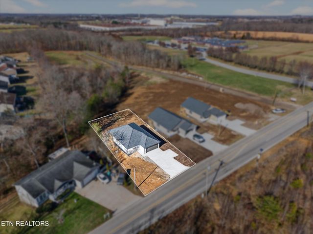 1139 Cook Rd, Crossville, TN 38555