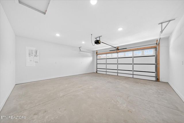 1139 Cook Rd, Crossville, TN 38555