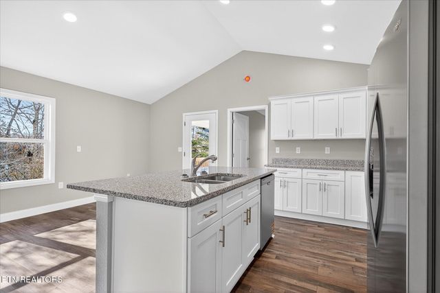 1139 Cook Rd, Crossville, TN 38555