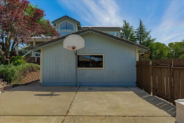 3140 Woodleigh Ln, Cameron Park, CA 95682
