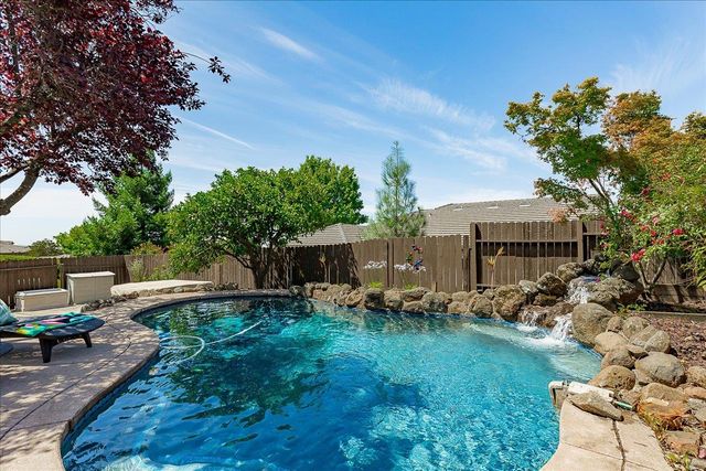 3140 Woodleigh Ln, Cameron Park, CA 95682