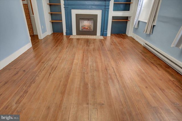 55 E MAIN ST, Newville, PA 17241