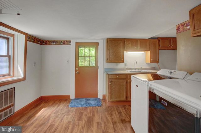 55 E MAIN ST, Newville, PA 17241