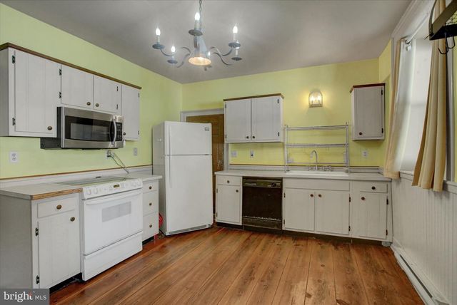 55 E MAIN ST, Newville, PA 17241