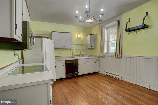 55 E MAIN ST, Newville, PA 17241