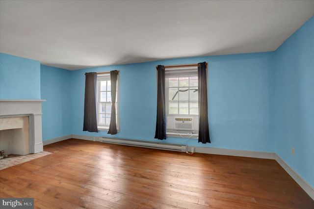 55 E MAIN ST, Newville, PA 17241