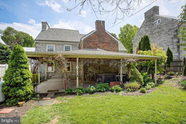 55 E MAIN ST, Newville, PA 17241