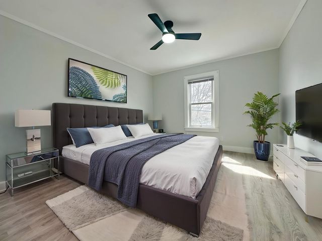 9820 S California Avenue, Evergreen Park, IL 60805