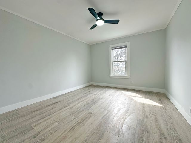 9820 S California Avenue, Evergreen Park, IL 60805