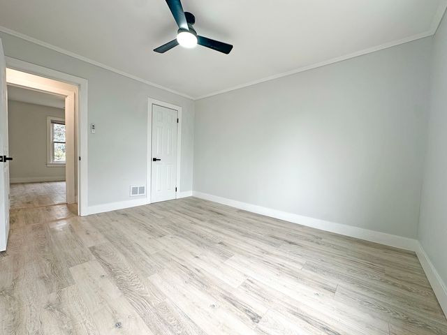 9820 S California Avenue, Evergreen Park, IL 60805