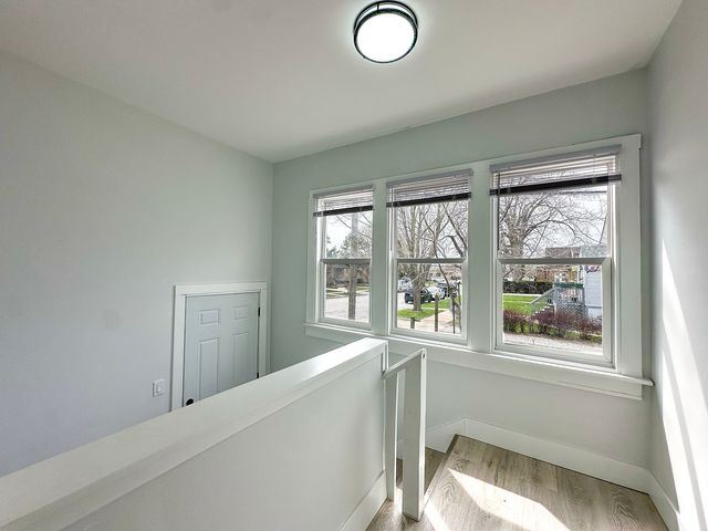 9820 S California Avenue, Evergreen Park, IL 60805