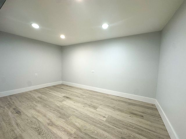 9820 S California Avenue, Evergreen Park, IL 60805