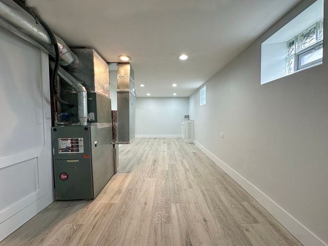 9820 S California Avenue, Evergreen Park, IL 60805