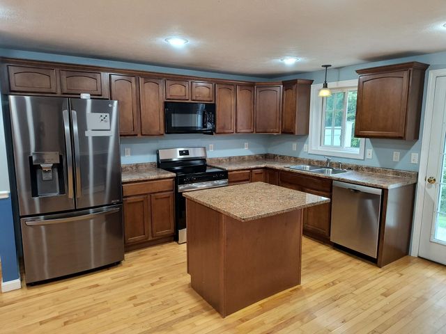28 Owens Dr Unit 38, Swanzey, NH 03446