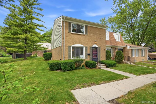 1806 N Torquay Avenue N, Royal Oak, MI 48073