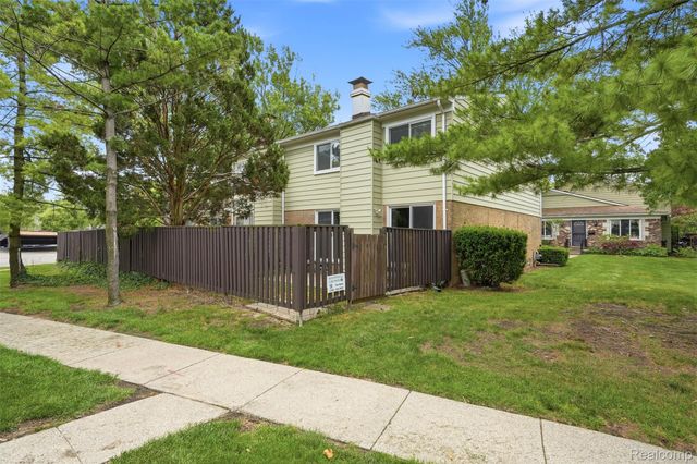 1806 N Torquay Avenue N, Royal Oak, MI 48073