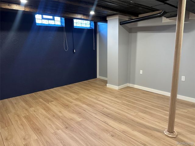1806 N Torquay Avenue N, Royal Oak, MI 48073
