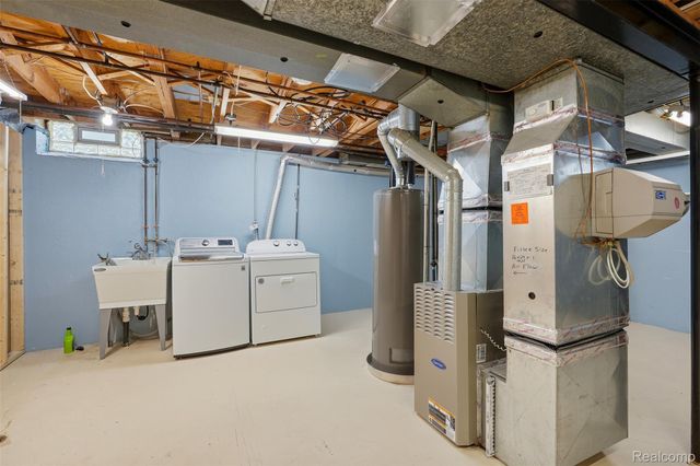 1806 N Torquay Avenue N, Royal Oak, MI 48073