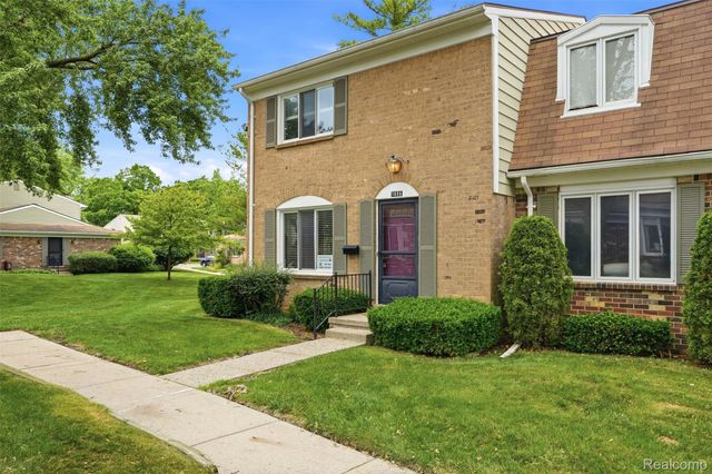 1806 N Torquay Avenue N, Royal Oak, MI 48073