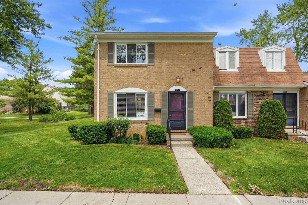 1806 N Torquay Avenue N, Royal Oak, MI 48073