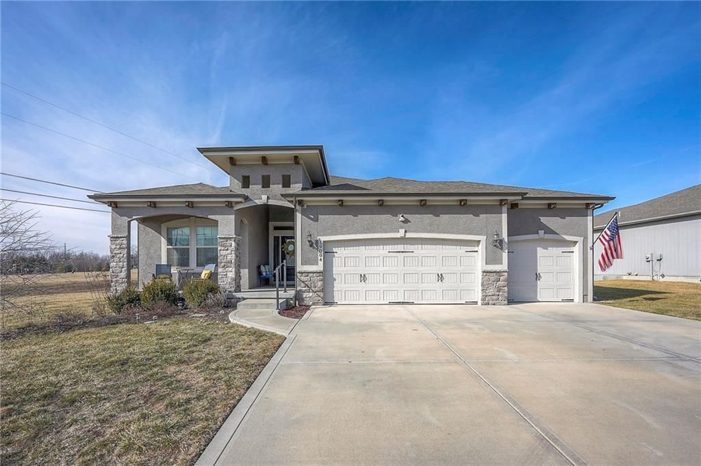 19004 Mahaffie Street, Spring Hill, KS 66083
