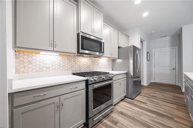 4620 Longleaf PL, Chesapeake, VA 23321