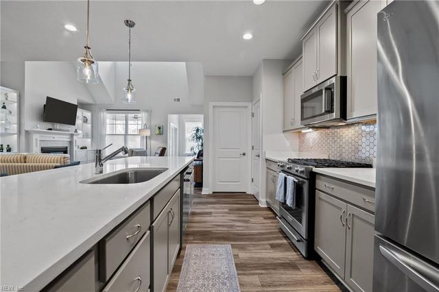 4620 Longleaf PL, Chesapeake, VA 23321