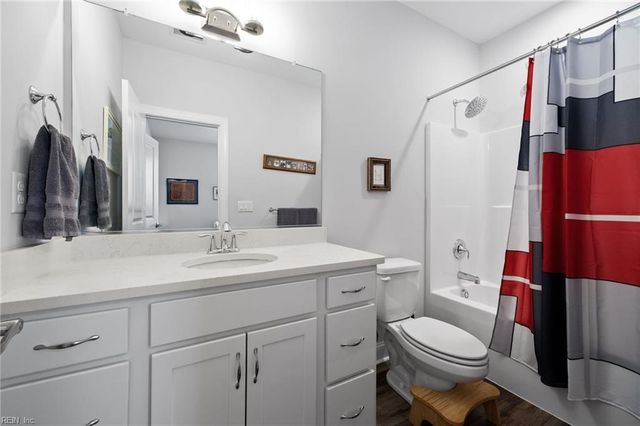 4620 Longleaf PL, Chesapeake, VA 23321