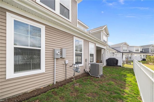 4620 Longleaf PL, Chesapeake, VA 23321