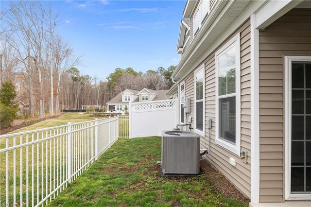 4620 Longleaf PL, Chesapeake, VA 23321