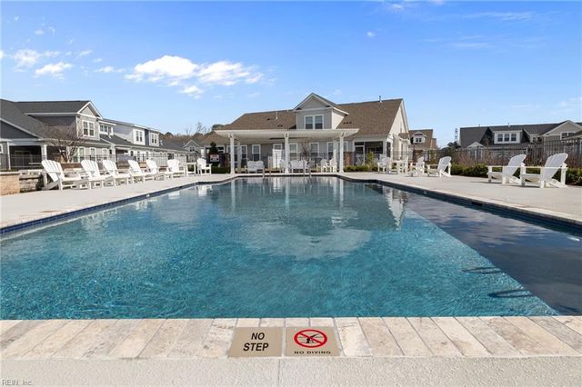 4620 Longleaf PL, Chesapeake, VA 23321