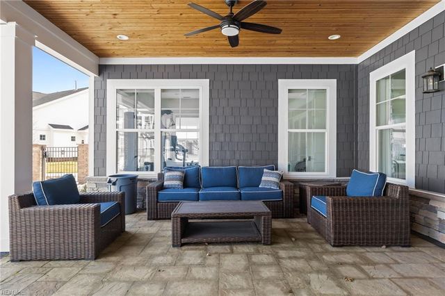 4620 Longleaf PL, Chesapeake, VA 23321