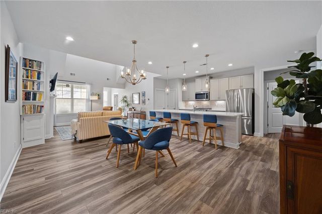 4620 Longleaf PL, Chesapeake, VA 23321