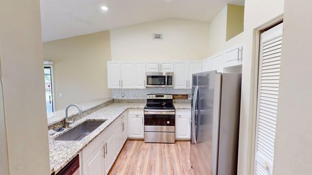 974 SE BELFAST Avenue, Port St. Lucie, Port St Lucie, FL 34983